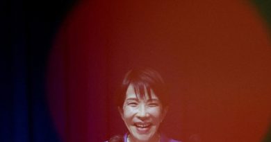 Thủ tướng Nhật Bản đề xuất cắt giảm lương của mình và các bộ trưởng