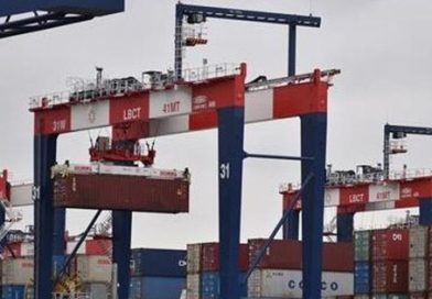 Thâm hụt thương mại của Mỹ giảm sâu