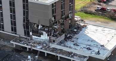 Nổ “kinh hoàng” ở chung cư người cao tuổi của Mỹ, người khuyết tật khổ sở thoát thân