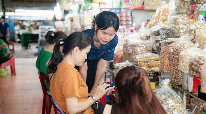 MB đồng hành cùng tiểu thương chuyển đổi kê khai thuế