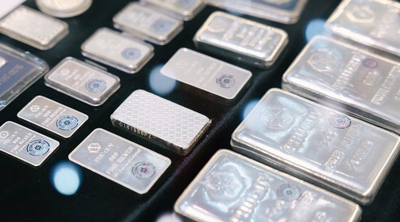 Giá bạc miếng lập đỉnh trên 2,3 triệu một lượng