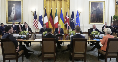 Quan hệ Mỹ – châu Âu thêm rạn nứt