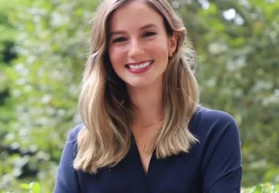 Đây là cô gái vừa vượt mặt Taylor Swift