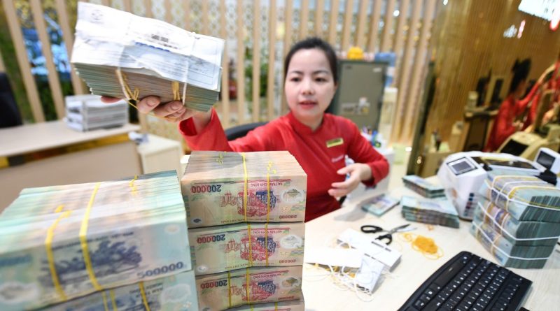 Ngân hàng Nhà nước bơm tiền mạnh, lãi suất tăng