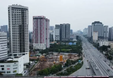 Nhìn lại những thương vụ sang tay, đổi chủ ‘đất vàng’ năm 2025