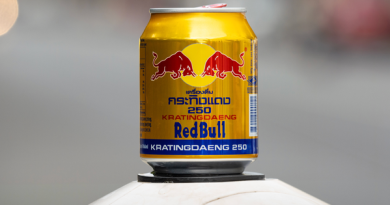 Sự thật ít biết về nguồn gốc “hàng Thái” của Red Bull