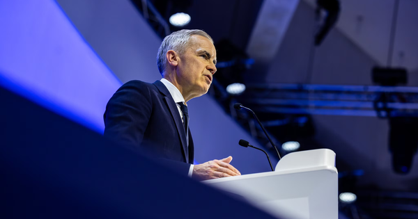 Nếu bạn không ngồi ở bàn tiệc, bạn sẽ có tên trong thực đơn