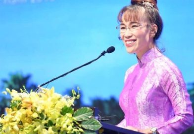 Cả thị trường đỏ lửa, vì đâu Vietjet của tỷ phú Nguyễn Thị Phương Thảo ngược dòng tím lịm?