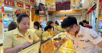 Ngay Tết, hàng loạt cửa hàng vàng ra thông báo nóng