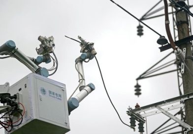 Robot Trung Quốc lần đầu thay thế con người sửa điện trực tiếp!