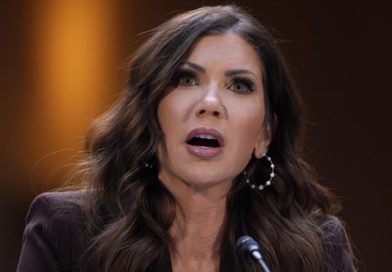 Mỹ có biến động nhân sự lớn đầu tiên dưới thời ông Donald Trump