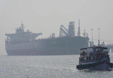 Iran cho phép 2 tàu chở dầu Ấn Độ đi qua eo biển Hormuz