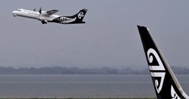 Các hãng hàng không đồng loạt kích hoạt chế độ tăng giá