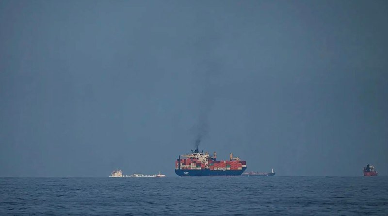 Đang vượt Eo biển Hormuz, 2 tàu chở hàng của một ‘quốc gia thân thiện’ với Iran bất ngờ quay đầu không thể di chuyển tiếp