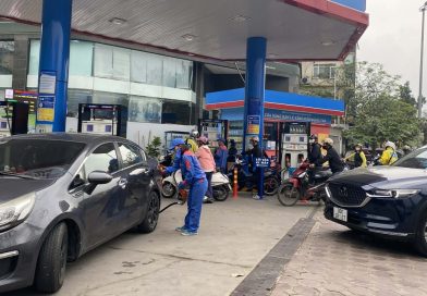 Giá xăng vượt 22.000 đồng một lít