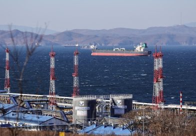 Giá dầu thế giới quay đầu giảm