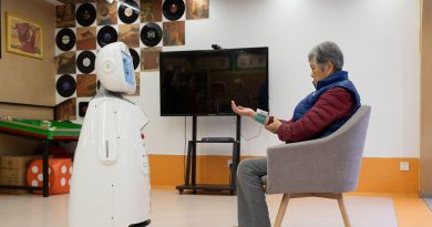 Không con cái, người già ở nước láng giềng Việt Nam đặt kỳ vọng vào loại “bảo hiểm tuổi già” mới