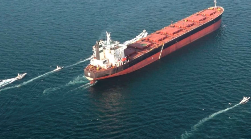 Tưởng cập cảng Ấn Độ lần đầu tiên sau 7 năm, tàu chở 600.000 thùng thùng dầu Iran đột ngột quay đầu giữa biển, đi thẳng đến nước khác