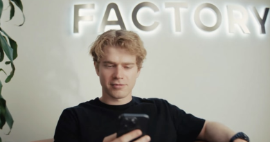 Bỏ học trường danh giá tại Mỹ vì lời thách của nhà đầu tư, người đàn ông này đang xây dựng một ‘đế chế’ tỷ USD, cạnh tranh trực tiếp với Open AI