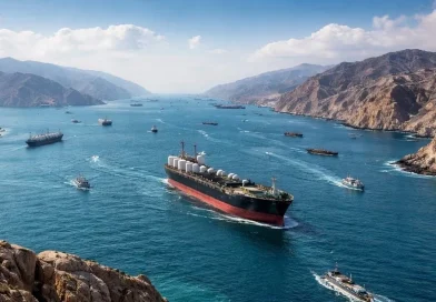 Eo biển Hormuz liên tục đóng mở giữa lúc lệnh ngừng bắn ngày càng mong manh