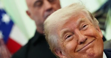 Tổng thống Mỹ Trump không định gia hạn ngừng bắn với Iran