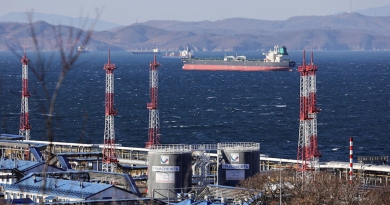 Mỹ sẽ không gia hạn chính sách miễn trừ với dầu Nga