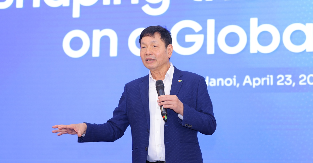 mr-truong-gia-binh-chu-tich-tap-doan-fpt-17138674676432004482051-331-0-4620-8192-crop-17138675281041476956173.jpg