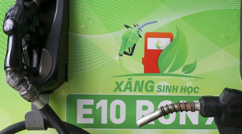 Các hãng xe đồng loạt công bố danh mục xe tương thích xăng E10