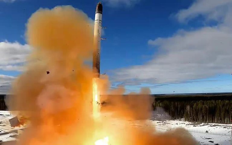 sarmat-missile-russia-1-east-2-west-news-1789543694536-17895436965111435807980-1789572612572900114505-0-0-405-648-crop-1789572615663562180599.jpg