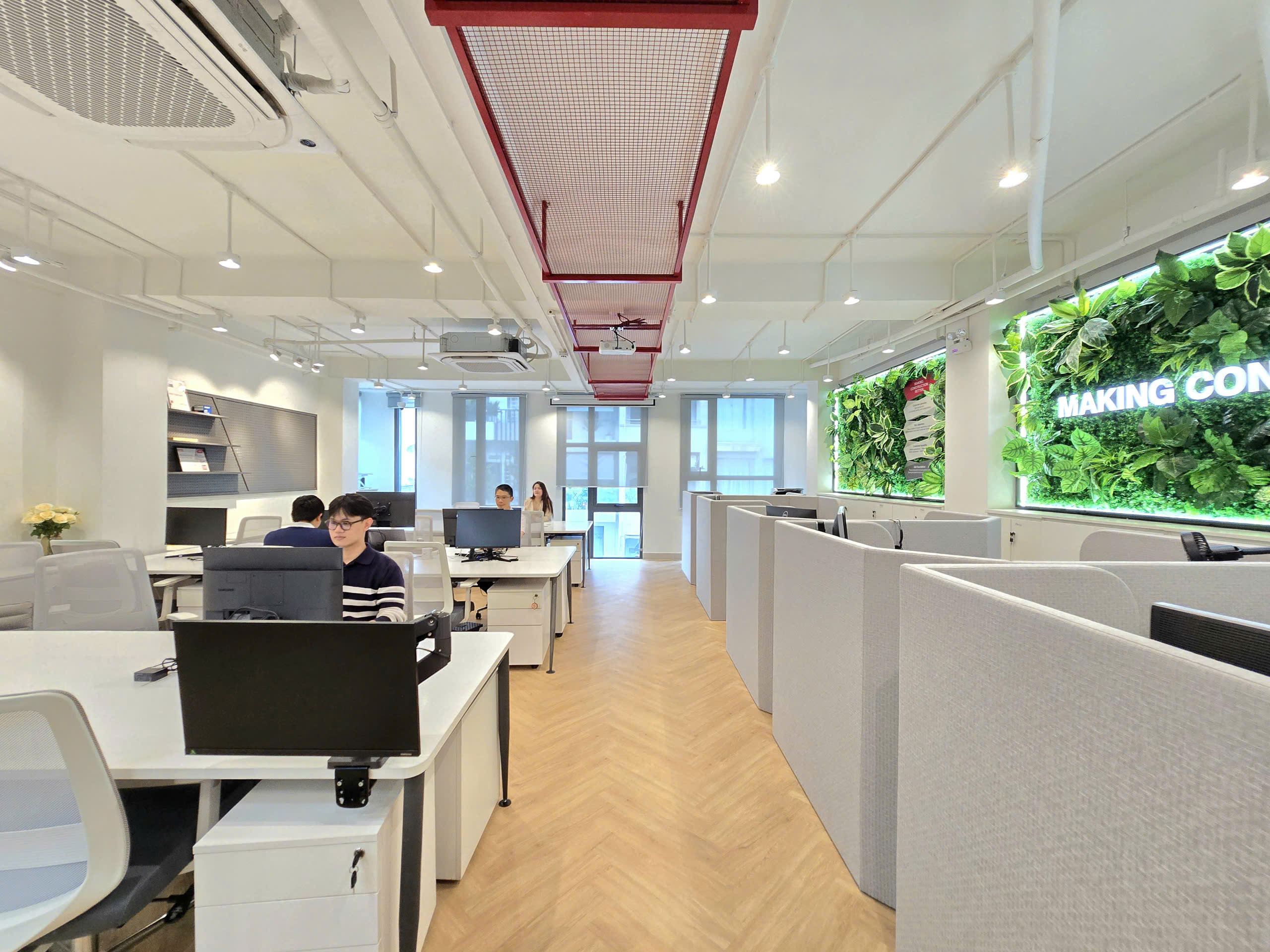 01_HILTI_Hero_Open_Workplace.jpg